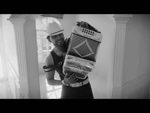 Y Lloro - Bohemio (Video Oficial) 