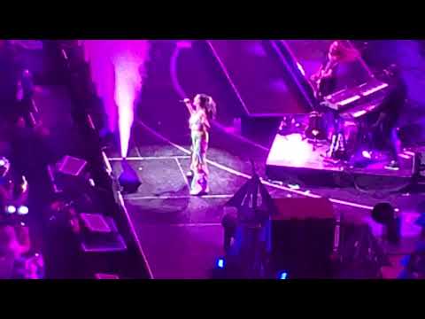 Jingle Ball LA 2019 - Halsey "Bad at Love"