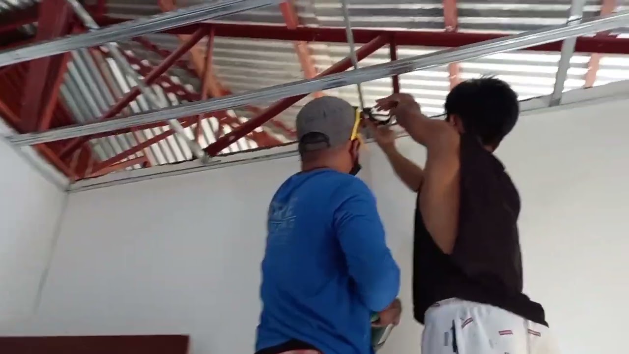 Putar video HOUSE UPDATE:KINABIT NA ANG METAL FURRING PARA SA KISAME. sekarang HOUSE UPDATE:KINABIT NA ANG METAL FURRING PARA SA KISAME.