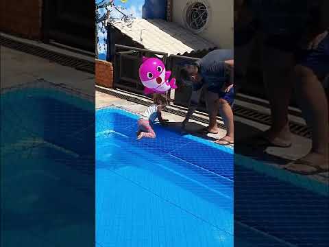 Rede de Proteção cobrindo Piscina.