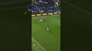 Download lagu Incredible Alexander Isak dribble & assist! mp3