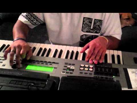 Polynesian Scott Storch making a reggae / hip hop beat (w/ short drum freestyle)