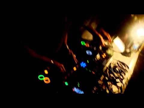 Dj Cihat Uğurel Club Vitrin Live Performance 09-12-2011