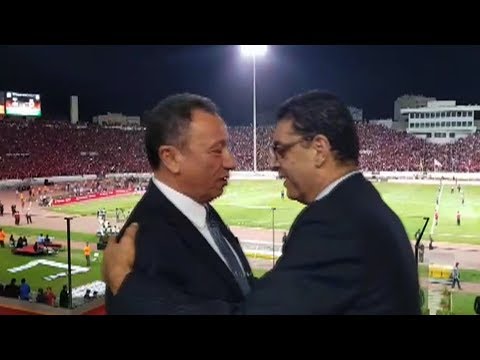 الخطيب يسلم على محمود طاهر في مباراة الأهلي