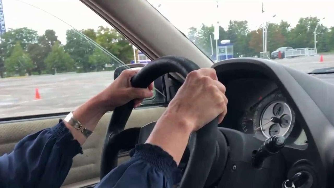 Simulator shows dangers of distracted driving