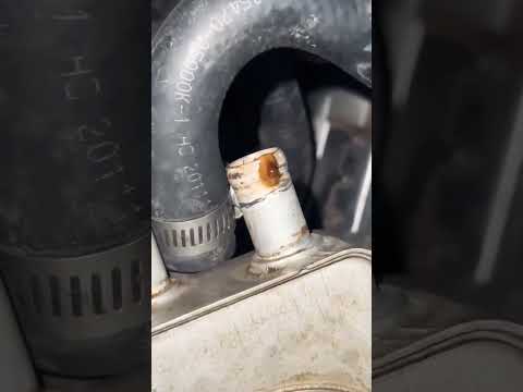 Por qué se mezcla el agua con el aceite,  posiblemente el problema sea el enfriador de aceite