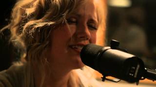 Megan Bonnell - We Are Strangers Now (LIVE)