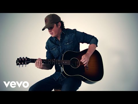 Travis Denning - Buy A Girl A Drink (Official Music Video)
