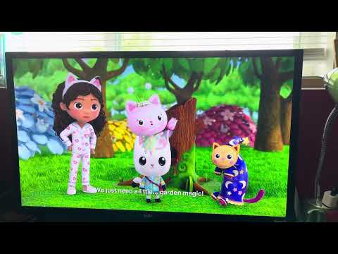 Gabby’s Dollhouse - Kitty Fairy shrinks Gabby, Pandy, Pillow Cat and herself