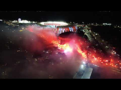 "DRONE NAS RUAS DE FOGO! " Barra: Guarda Popular &bull; Club: Internacional