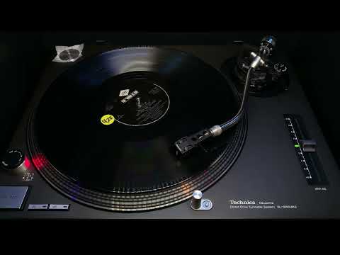 The Wee Papa Girl Rappers Featuring 2 Men And A Drum Machine - Heat It Up (Acid House Mix) 1989