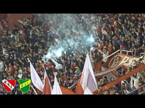 "Independiente 1 - Defensa 0 / Compilado de la hinchada. &quot;En el dia del niño te saluda tu p" Barra: La Barra del Rojo • Club: Independiente