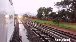 preview picture of video 'KA Mutiara Selatan melintas langsung Stasiun Cicalengka ditengah hujan deras'