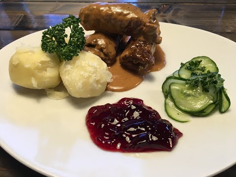 Rullader med gräddsås och pressgurka