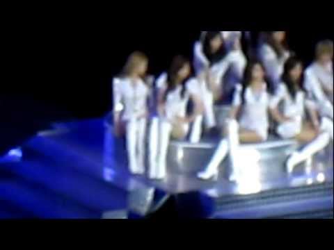 [FANCAM] SNSD - Genie @ Singapore 111210