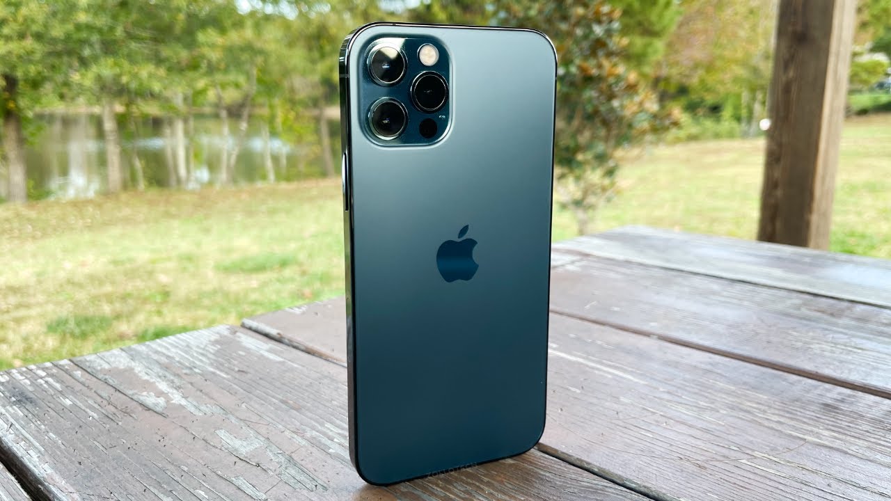 iPhone 12 Pro Review - The Good and The Bad (4K HDR)