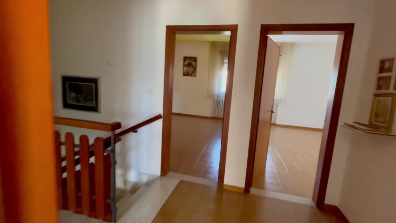 Novità !!! A Lagosanto,  Casa a schiera disposta su due piani in centro paese 