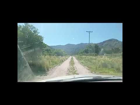 Camino para llegar a la reserva natural Aguas Buenas, Villa Larca, provincia de San Luis. 