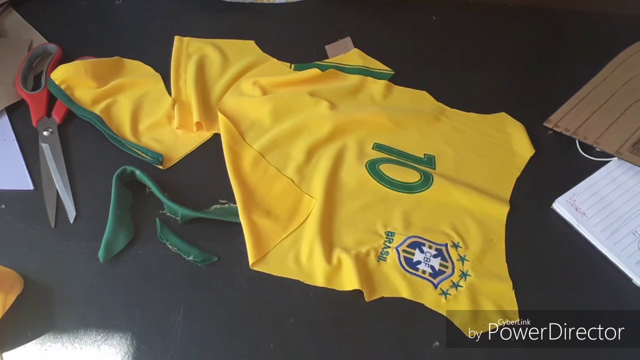 Watch Now Como transformar blusa velha em blusa para cachorro Como transformar blusa velha em blusa para cachorro