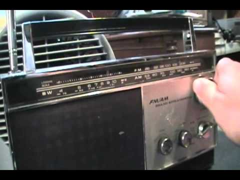 Standard SR-J808FA 3-band radio receiver, vintage.