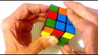 preview picture of video 'CUBO DI RUBIK 01 FACILE COSIMO TRICASE.mp4'