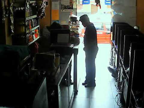 DELINCUENTE VENEZOLANO ROBA EN CABINA DE INTERNET EN EL DISTRITO DE MARIANO MELGAR.