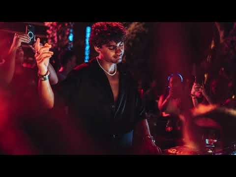 Tayllor Baby V vs Kura & Bia Caboz -Sentir Saudade (Yann Garett Mashup) Set Rivo