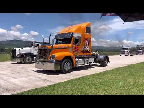 Fin de la feria 🎡 en Chiquimula con carreras de camiones en finca los #laureles