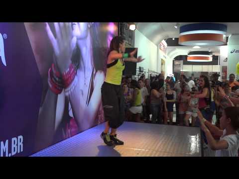 Brasilia Capital Fitness 2012 aula de Zumba fitness.04