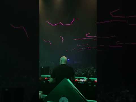 Sven Väth plays the mesmerizing Roman Flügel Remix of "What I Used To Play" at Time Warp!✨#shorts