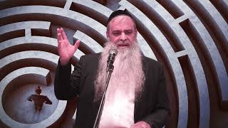 הרב רפאל זר | העולם הזה הוא מבוך - ללמוד ממי שמכיר את הדרך! (הרב רפאל זר) - התמונה מוצגת ישירות מתוך אתר האינטרנט יוטיוב. זכויות היוצרים בתמונה שייכות ליוצרה. קישור קרדיט למקור התוכן נמצא בתוך דף הסרטון