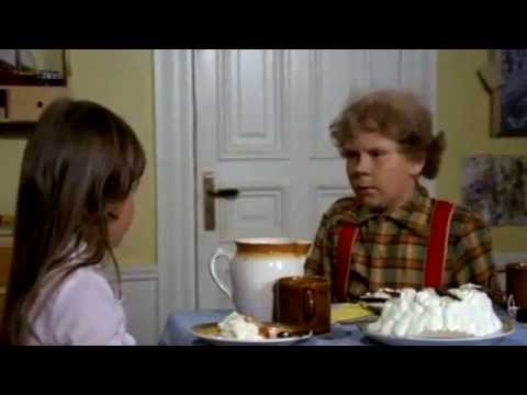 Karlsson på Taket "här har du din bulle Gunilla"