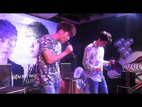 [290814] [M-tiful in VN] HOW CAN I SMILE (sings with fan)