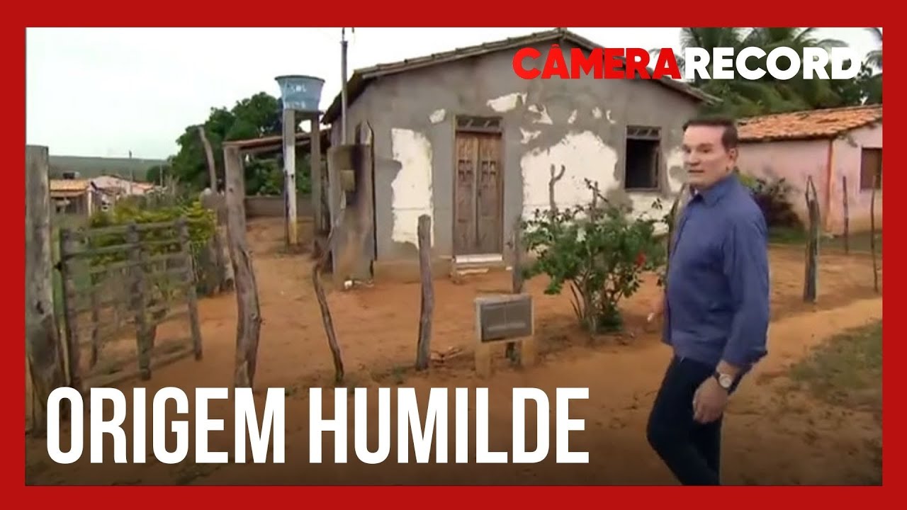 Cabrini vai ao sertão da Bahia e conhece a casa onde o Luva de Pedreiro cresceu