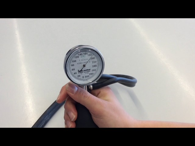 Vídeo relacionado con Blutdruck Tagebuch Vampire: Blutdruckpass / Blutdruck Logbuch zum Ausfüllen mit Platz für mehr als 2100 Messungen - Vorgedruckte Seiten zum Einfachen Dokumentieren wichtiger Daten