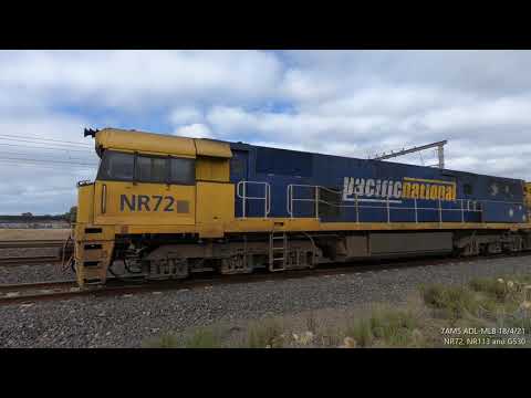 7AM5 and 1MP2 Crossing At Altona - 18/4/21