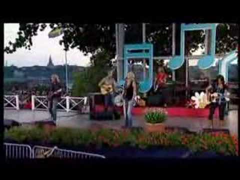 Eva Dahlgren - När jag längtar (Allsång på Skansen)