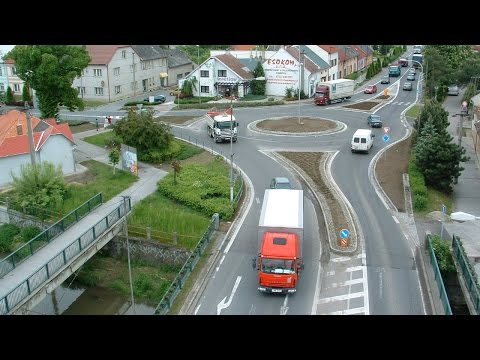 Hulín okružní křižovatka silnice I/55 a II/432