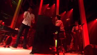 Mika - Celebrate (live bij Q)
