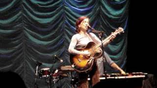 Ani DiFranco - Smiling Underneath 01
