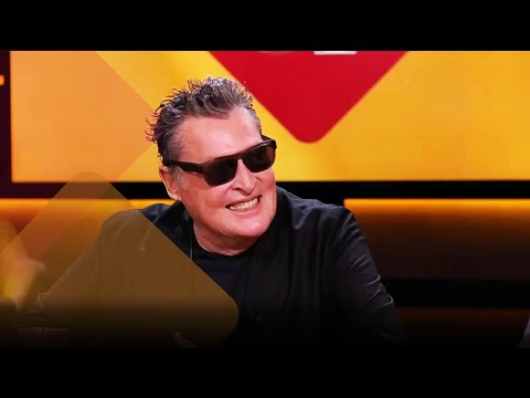 Barry Hay van de Golden Earring en gitarist JB Meijers zingen samen ‘Don't Let the Old Man In’ | Op1