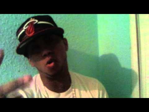 lolo en el microfono en milano con don juan