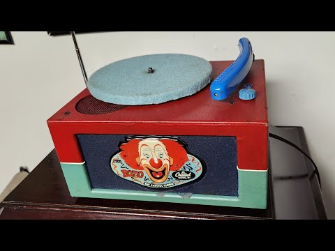 Rare 1949 Bozo "The Capitol Clown" 78rpm Record Player / Phonograph - First Play!!