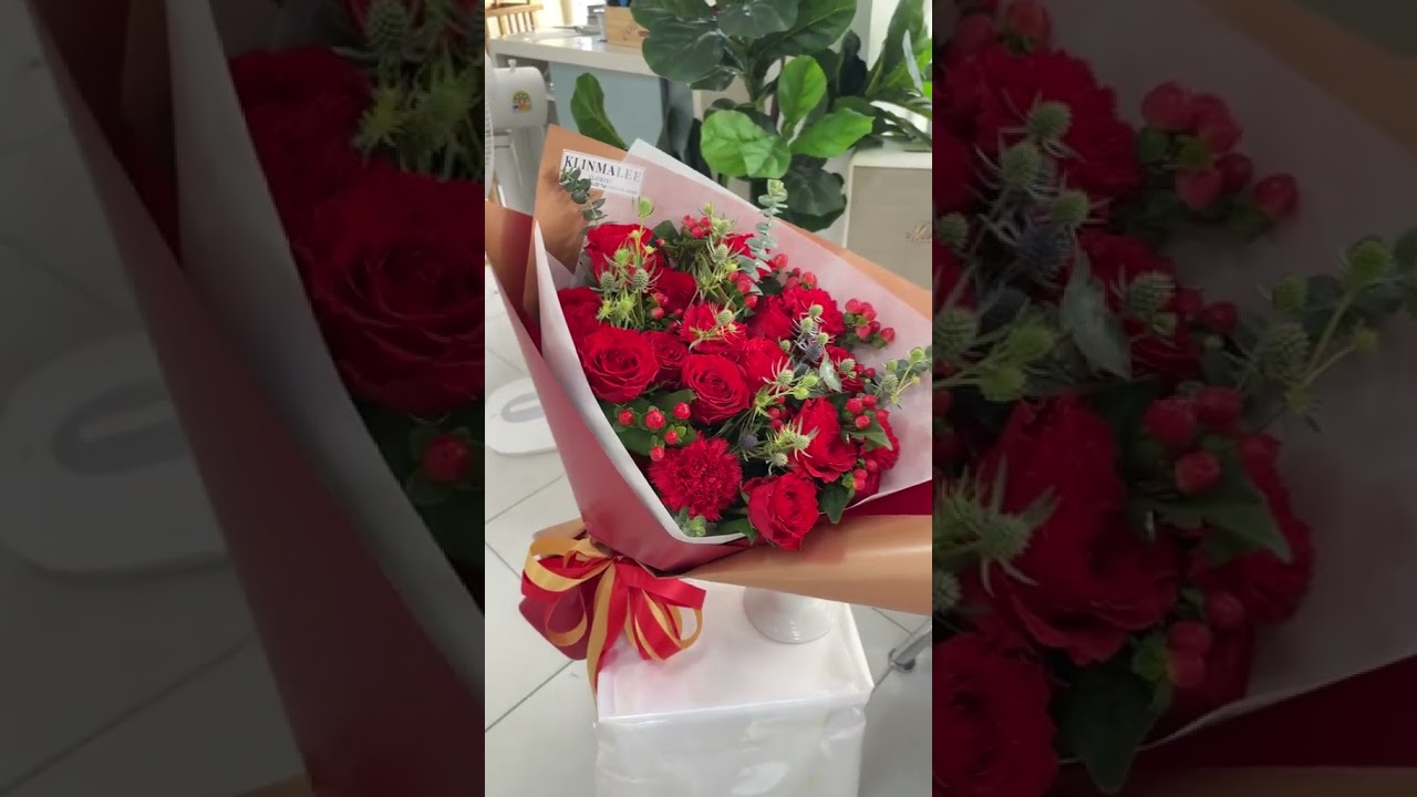 Bouquet of red flowers