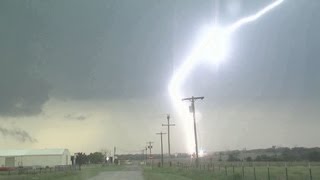 preview picture of video 'Duncan, OK Funnel Cloud/Brief Tornado- May 20th, 2013'