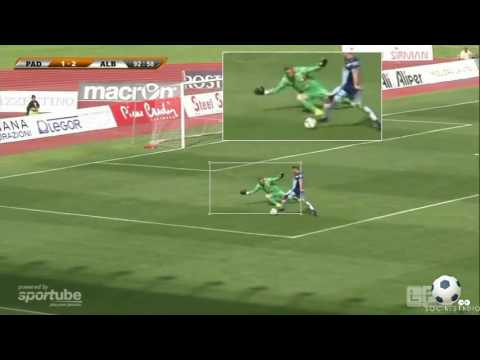 Lega Pro-Playoff - il rigore per l''Albinoleffe in Padova-Albinoleffe 1-3