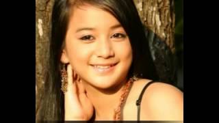 Download lagu Juwita Bahar   Buka Dikit Joss Goyang Cesar   Yuk Kita Sahur Transtv 2013 1 mp3