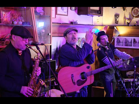 HopStop Banda »Dali dali« live im Weißen Holunder