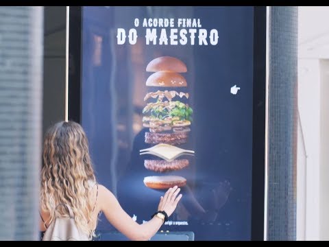 [Food & Beverage] McDonald’s orchestra billboard for the Maestro burger | JCDecaux Portugal