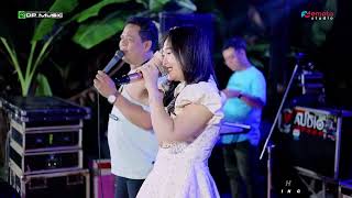 Download lagu GLASS WALL BY RESA RENATA - DP MUSIC - FANDI & DWIK WEDDING - SINANGGUL JEPARA mp3